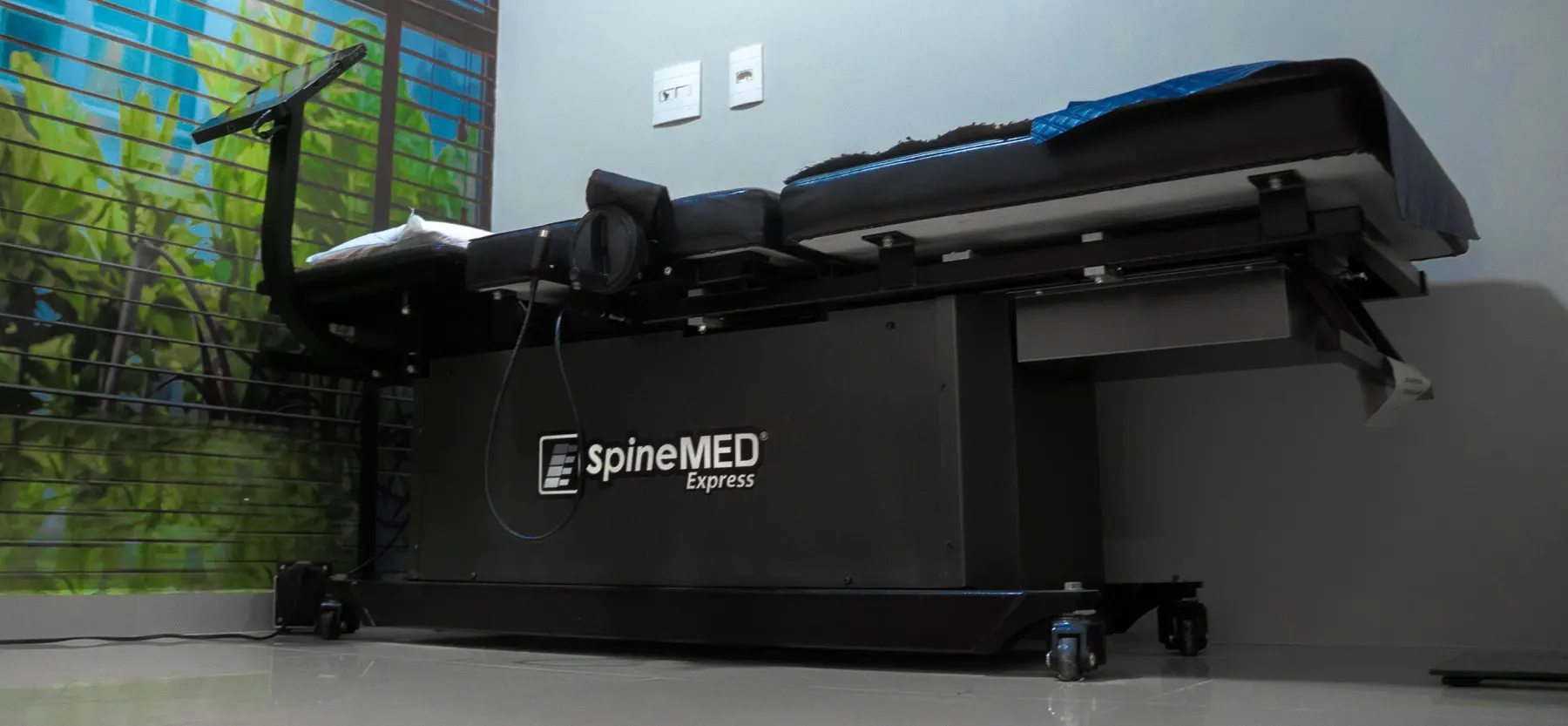 Equipamento SpineMED Express instalado no consultório do Dr. Vladmir Resende, em Campo Grande-MS