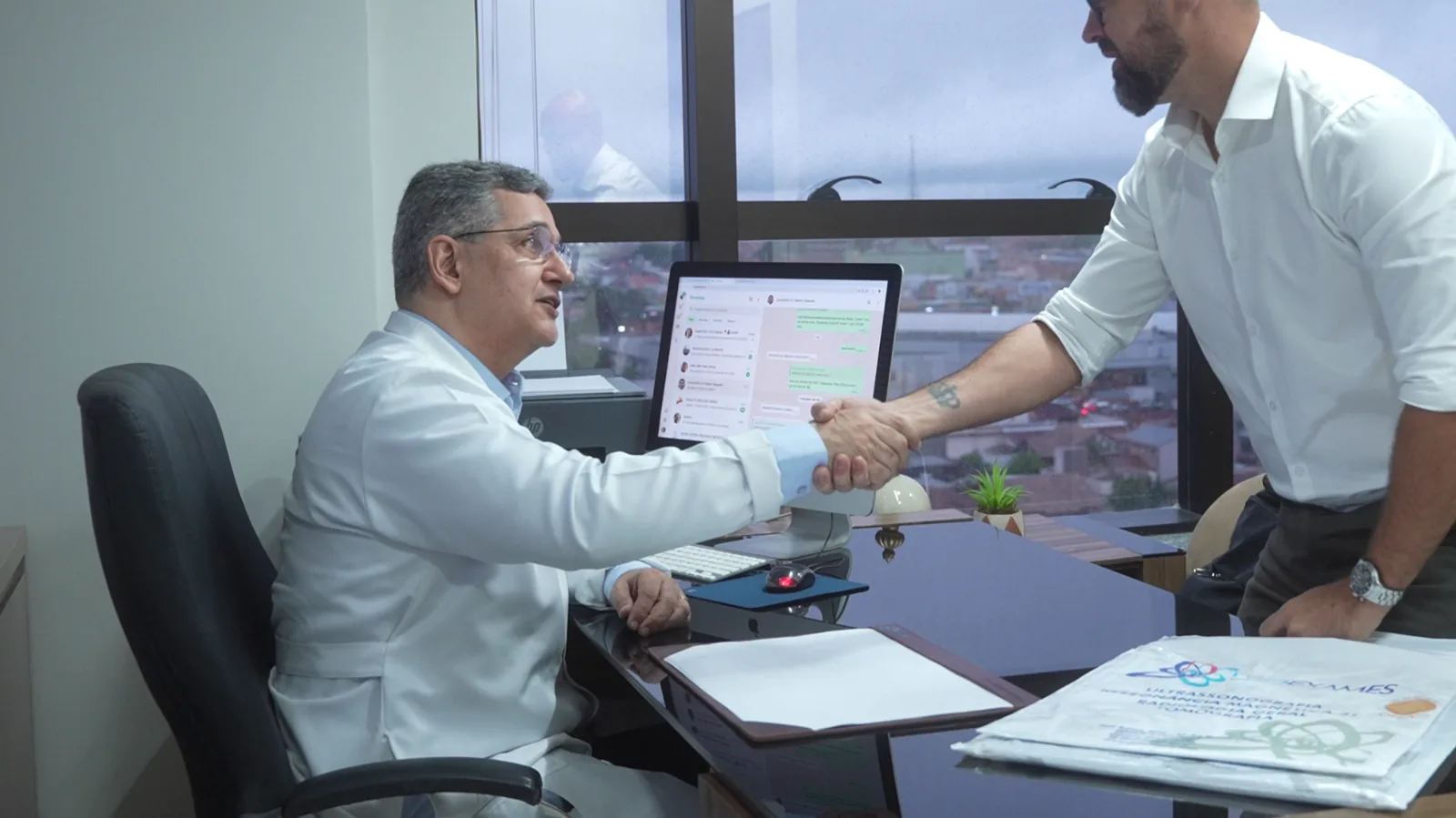 Despedida do paciente após a consulta